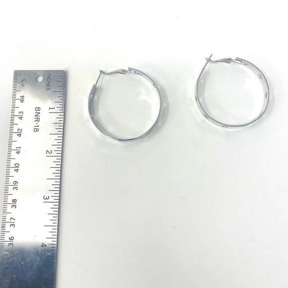 New Urban Outfitters Star Icon Hoop Earrings Cowboy Silver - Picture 6 of 7